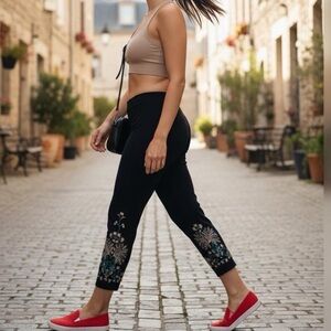 Style & Co. Black Leggings with Elegant Floral Design